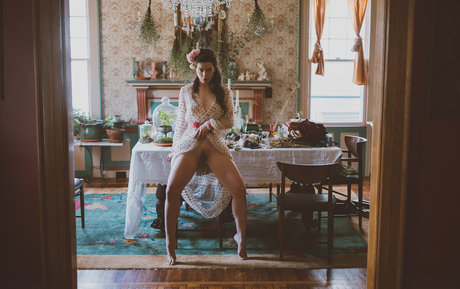 Nicole Vaunt pretty model galleries