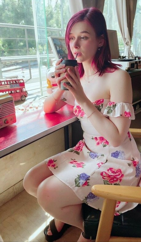 YuliCxlibri model top image