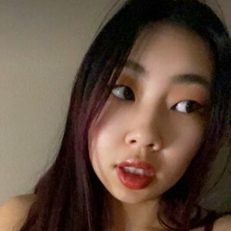 Hiddenr0se nude model pics