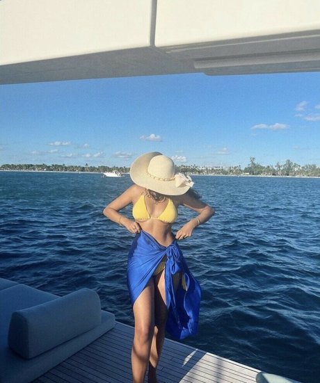 Shreya Arun adult star gallery