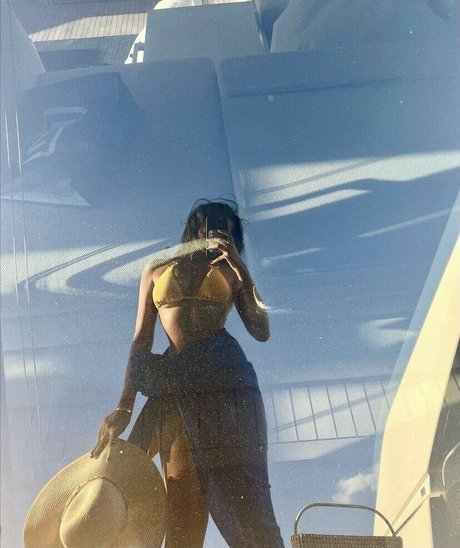 Shreya Arun sex model picture