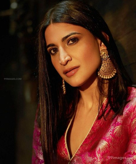 Aahana Kumra pretty model galleries