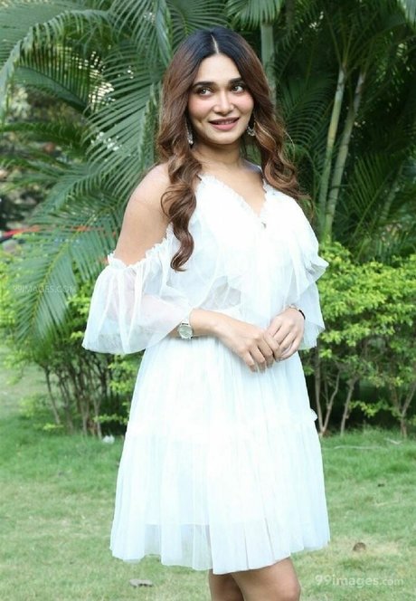 Jenifer Emmanuel top actress photo