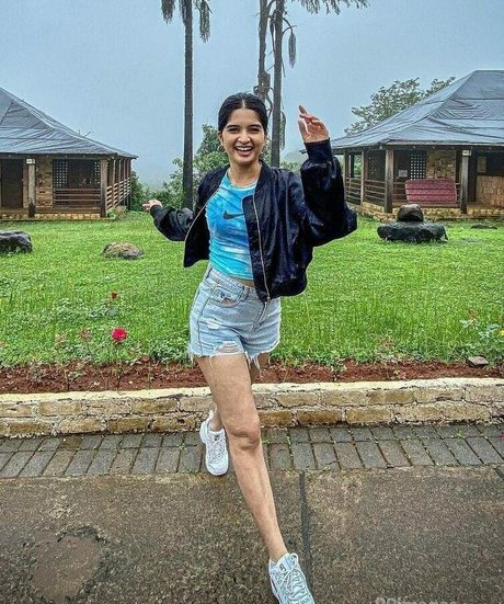 Bhavika Sharma pornstar top img