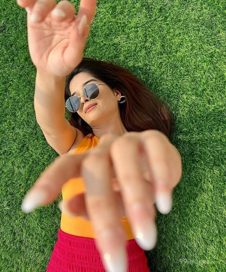 Bhavika Sharma model art pic