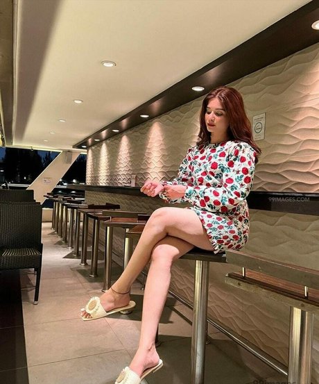 Bhavika Sharma star high quality images