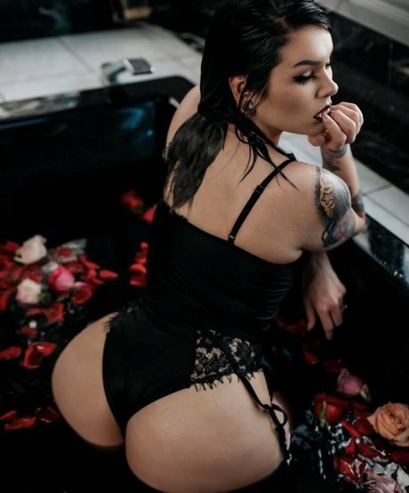 w waifu beautiful actress picture