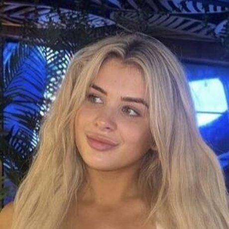 Liberty Poole beautiful actress photo