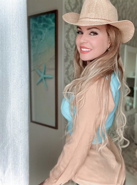 Lili Influente top actress pics