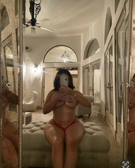 notubabyy hot model galleries