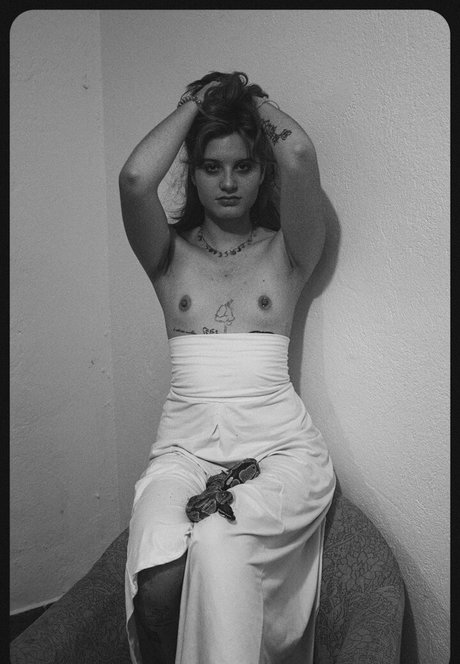 Isa Provati star adult pics