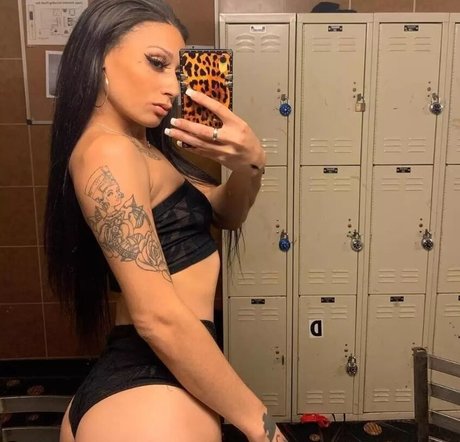 Ferrri Fine naked actress photos