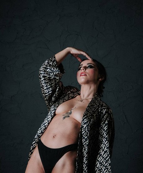 crismaia97 star hot galleries