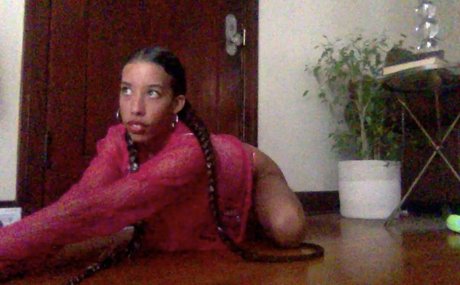 MeelahNaomi hd pornstar photo