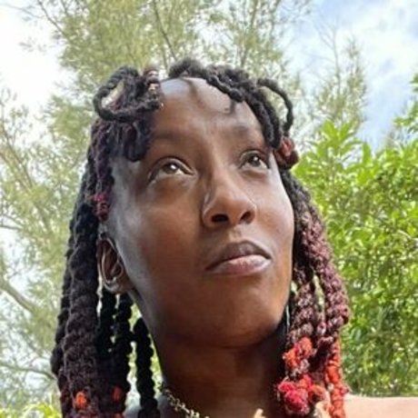 MakedaVoletta sex model img