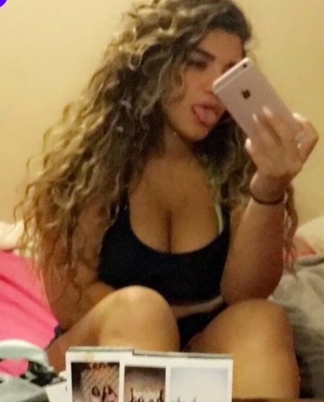 babyyameera star sexy img