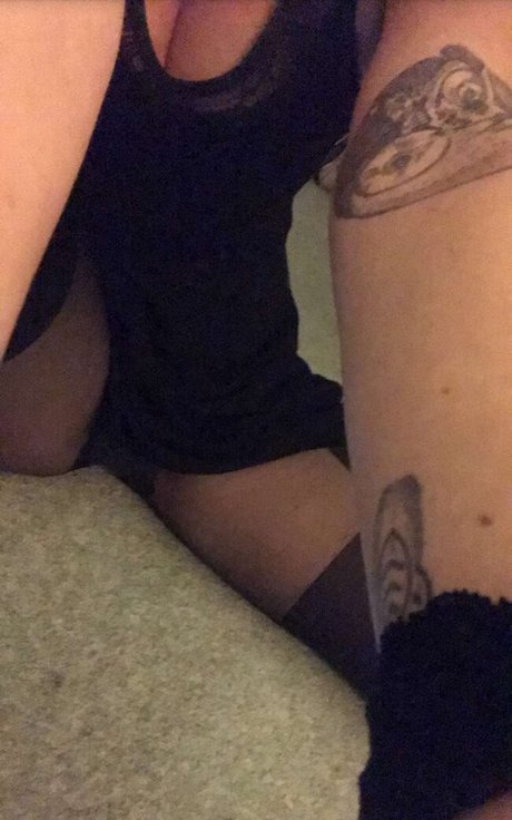 Pixie Holly model pretty gallery