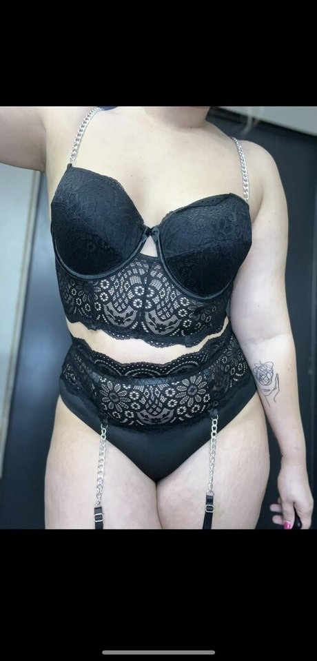 Milf Chrissy free actress img