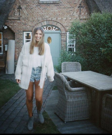 Laura Wontorra beautiful model photo