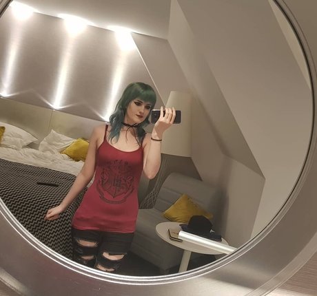 Ashi nude pornstar pics