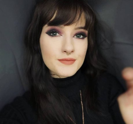 Ashi erotic model galleries