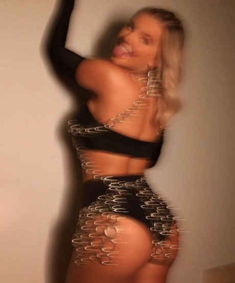 Carol Bresolin hot star pictures