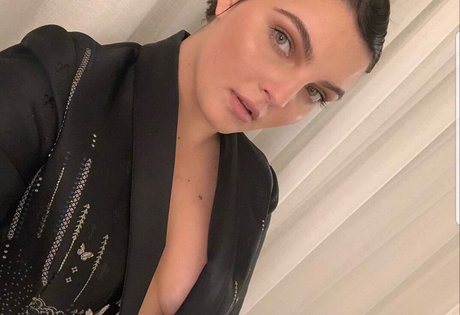 Camren Bicondova porn star img