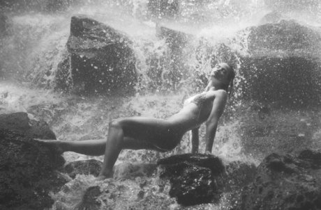 Ishh model free pictures