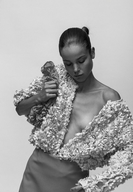 shaved onlyfans erotic picture