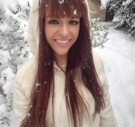 Angela Doxa star img