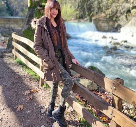 Angela Doxa hd model pics