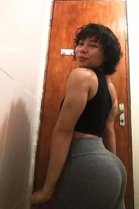 Lala Vieira free model gallery