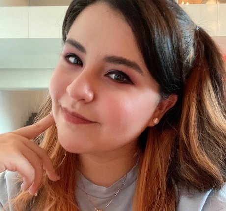 Dani Stocking naked pornstar gallery