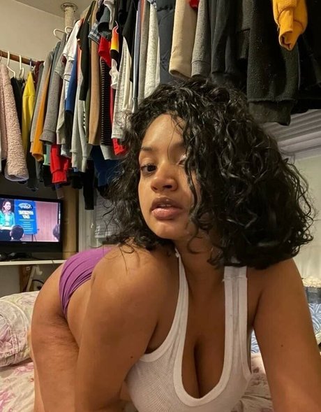 Wapvic model naked gallery