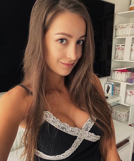 Iampolika sexy model images