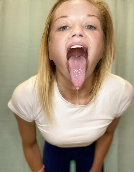 katelynlongtongue perfect model photos