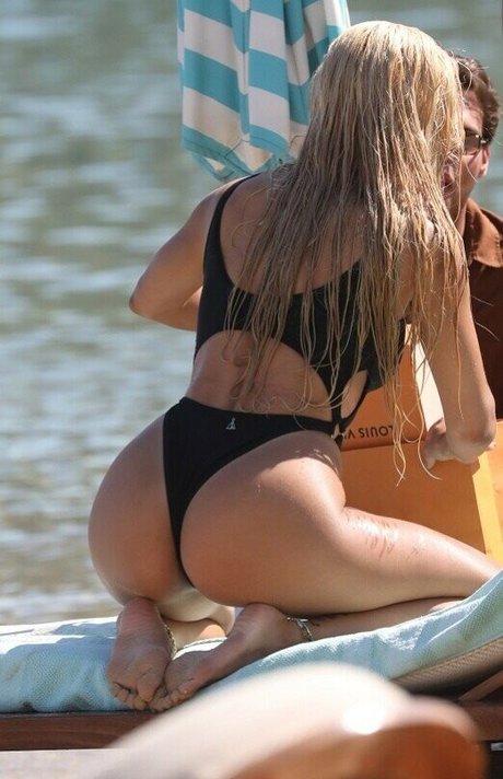 veterinarian onlyfans hot photos