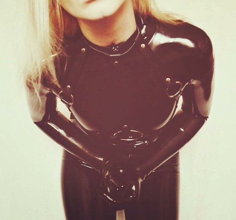 Bronnica erotic actress pictures