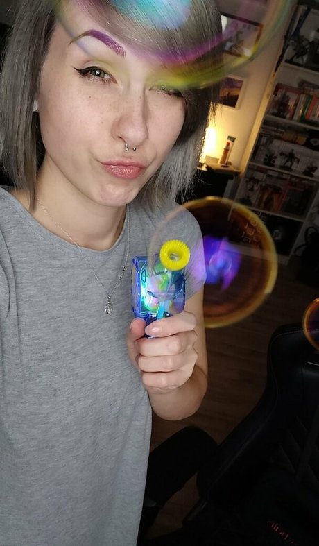 romisu exclusive star img