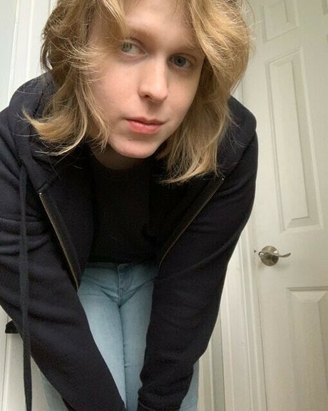 Acvalens nudes star pictures