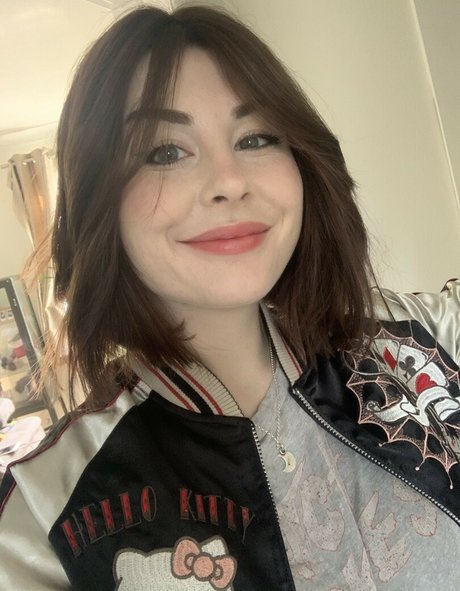 Leahloveschief model beautiful pics