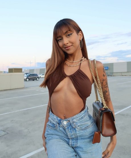 Chrissymenzies beautiful actress image