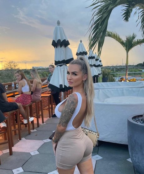 stripper onlyfans erotic images