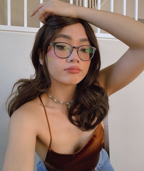 honeebell erotic pornstar pictures