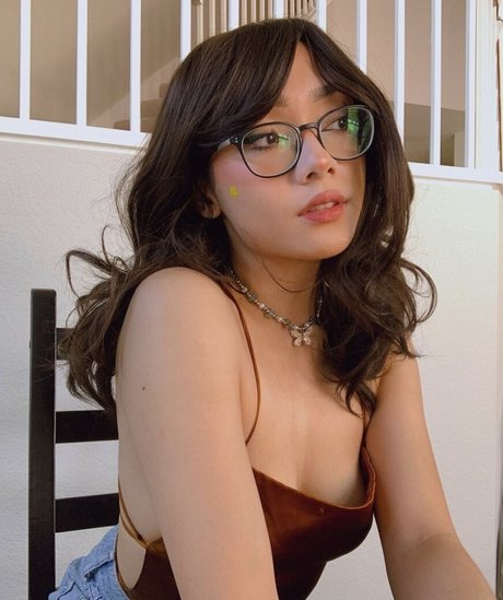 honeebell best model photo