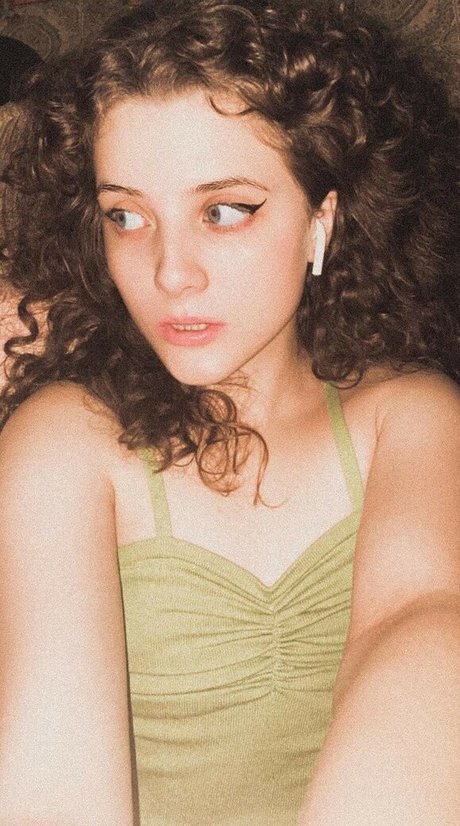 ApartmentFluffy7589 xxx model image