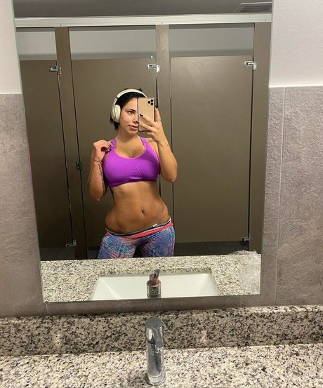 mirror onlyfans pretty image