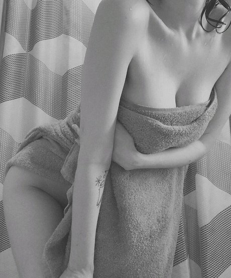 weedcommie model pretty galleries