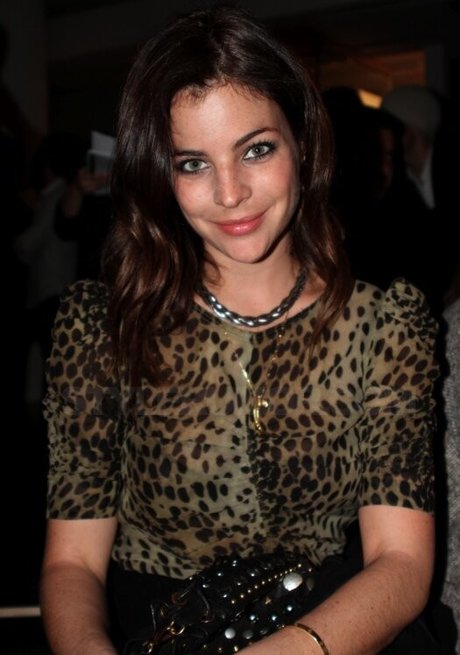 Julia Restoin Roitfeld model xxx picture