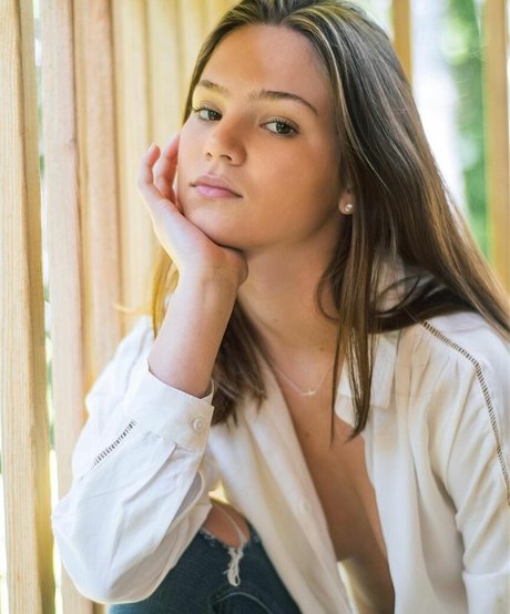 lillyackerman porn model pic